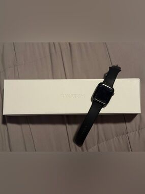 Apple Watch Series 4 (44mm) | USED